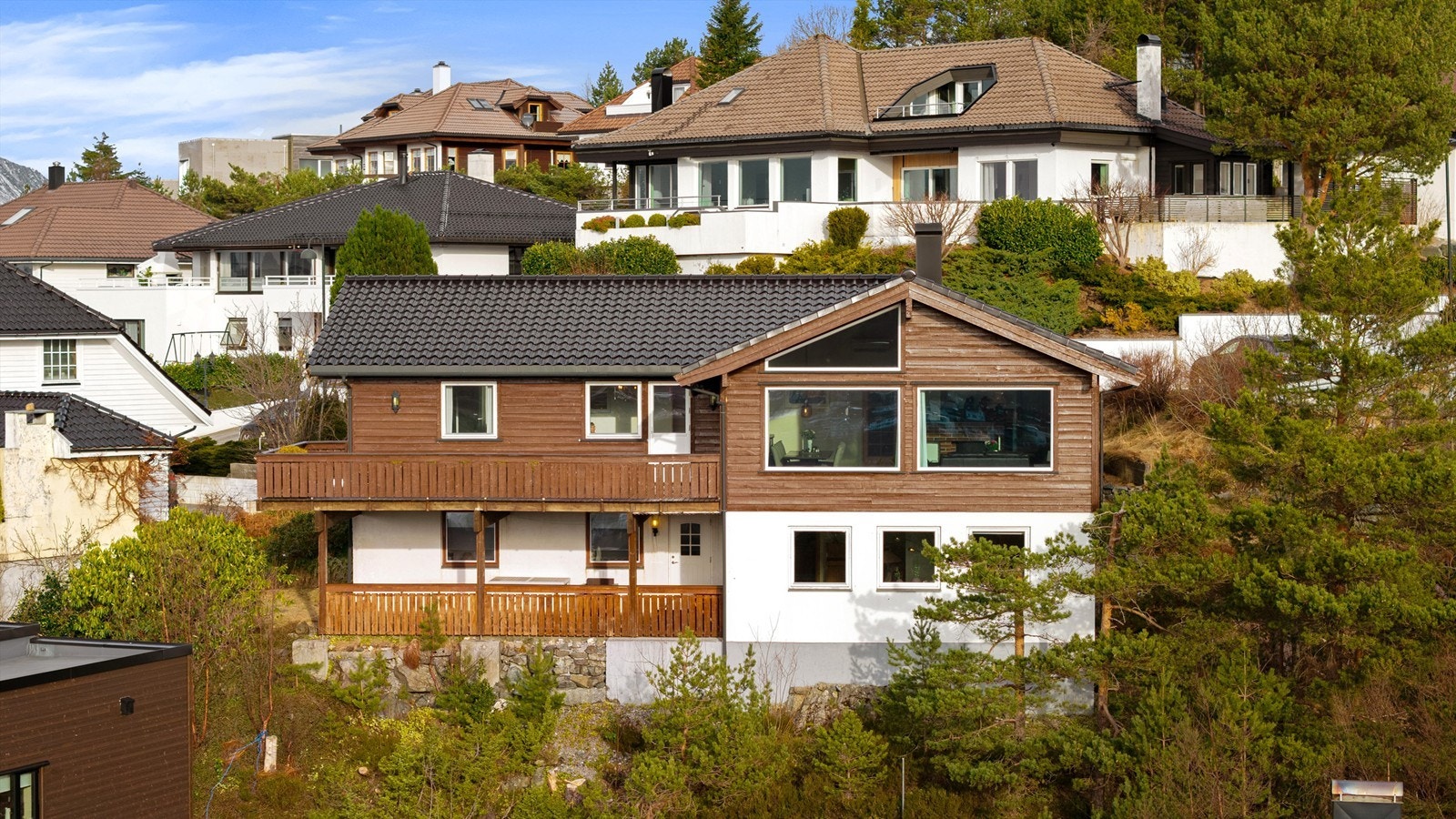 Velkommen til Skåthaugen 45, presentert av Krogsveen v/Eiendomsmegler/Partner Marit Stuen Aursnes Galleribilde
