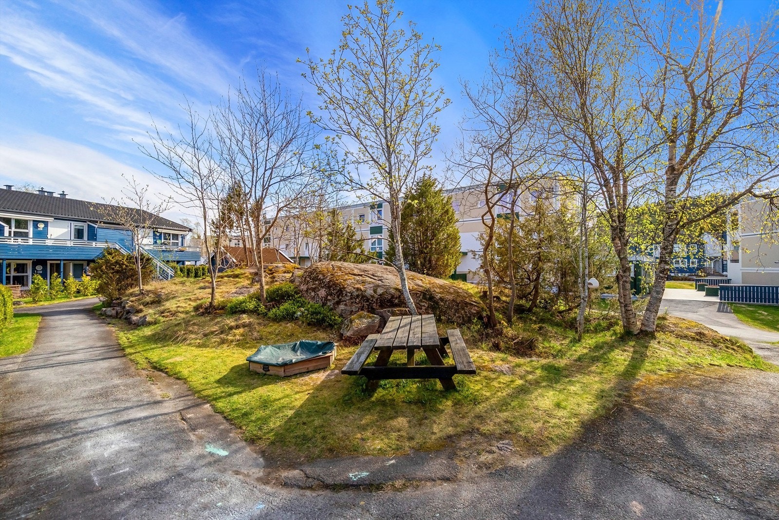 Dette er et er yndet sted for dere som ønsker å bo tett på naturen med fantastiske turområder, sommer som vinter Galleribilde