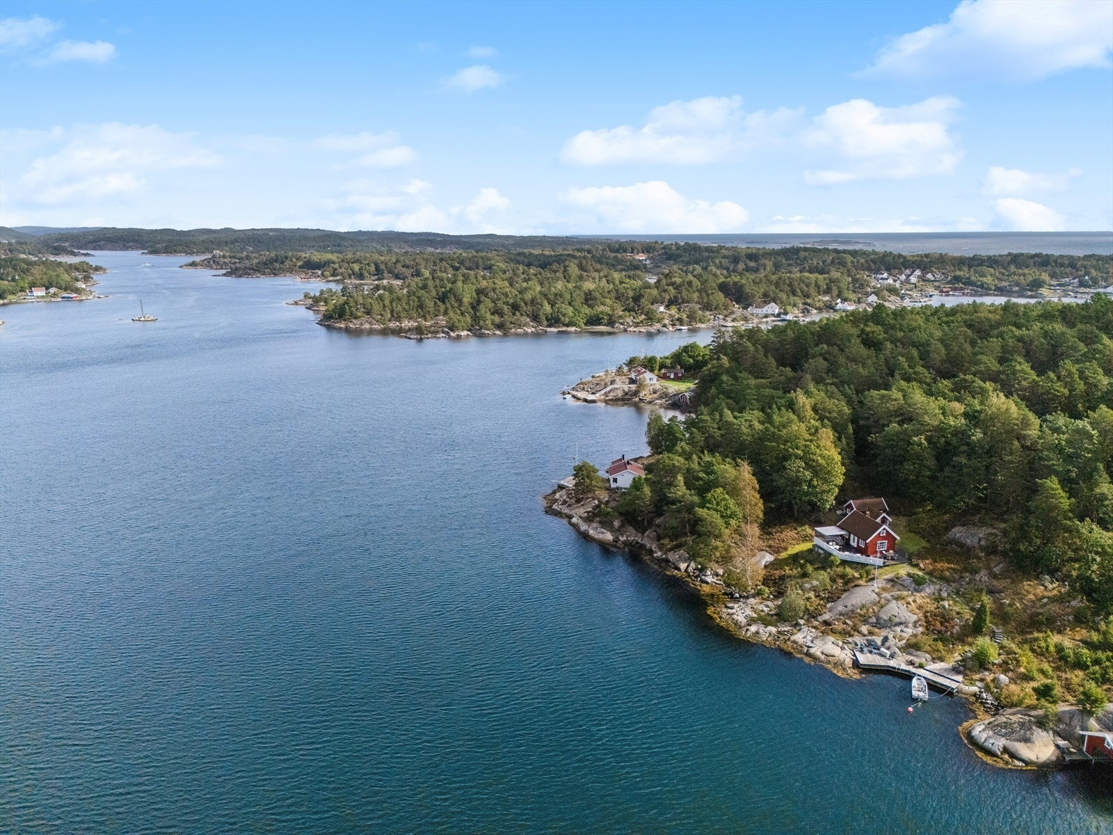 Beliggenheten i Lillesands skjærgård gir tilgang til et fantastisk turområde, både på land og til sjøs. Galleribilde