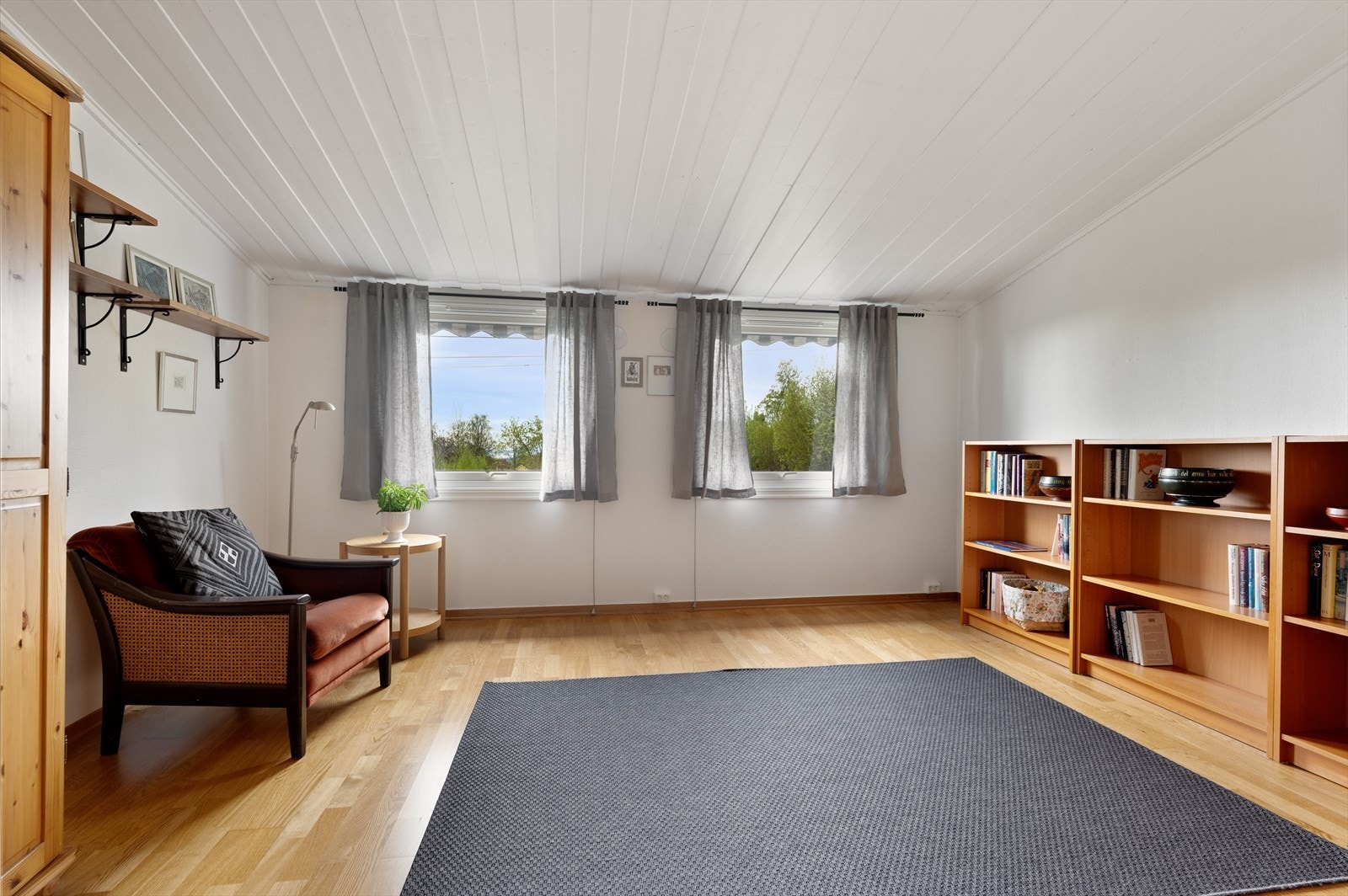 Rom av god størrelse som tidligere har vært to soverom som er gjort til ett stort. Galleribilde