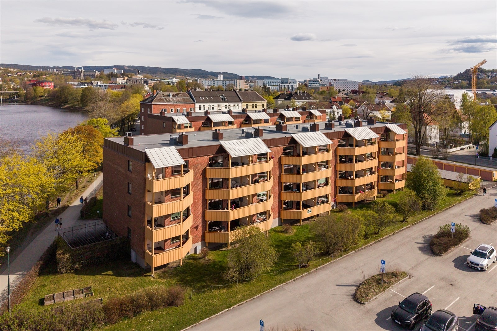 Taket ble oppgradert med ny takpapp i 2026. Galleribilde