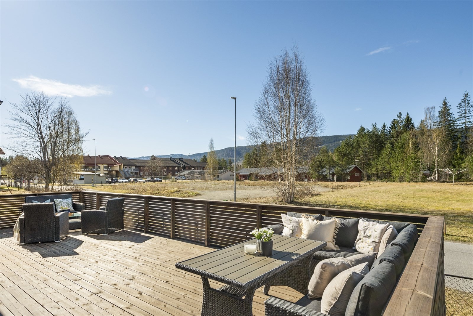 Stor og solrik terrasse! Galleribilde