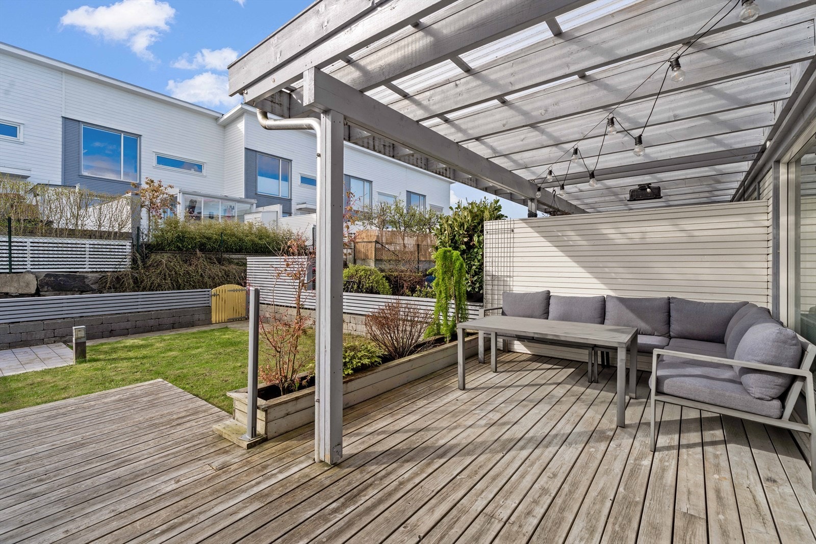 Koselig uteområde med pergola Galleribilde