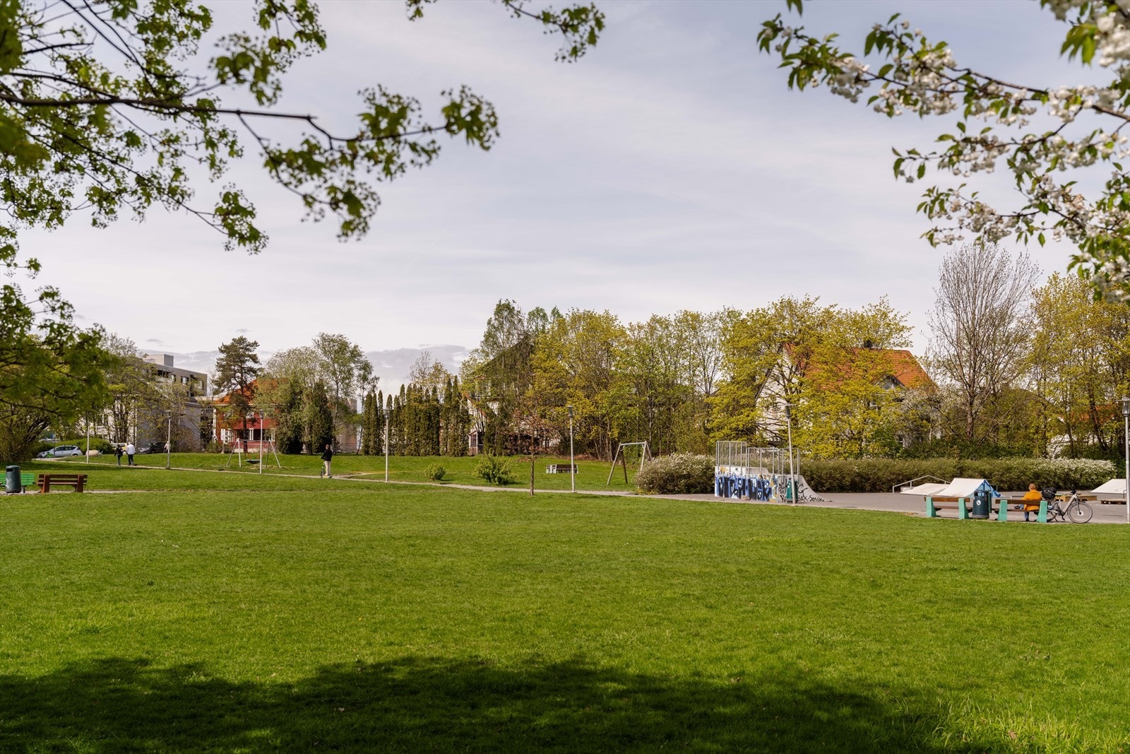 Området er en tilbaketrukket og grønn perle med gangavstand til alt du trenger. Galleribilde