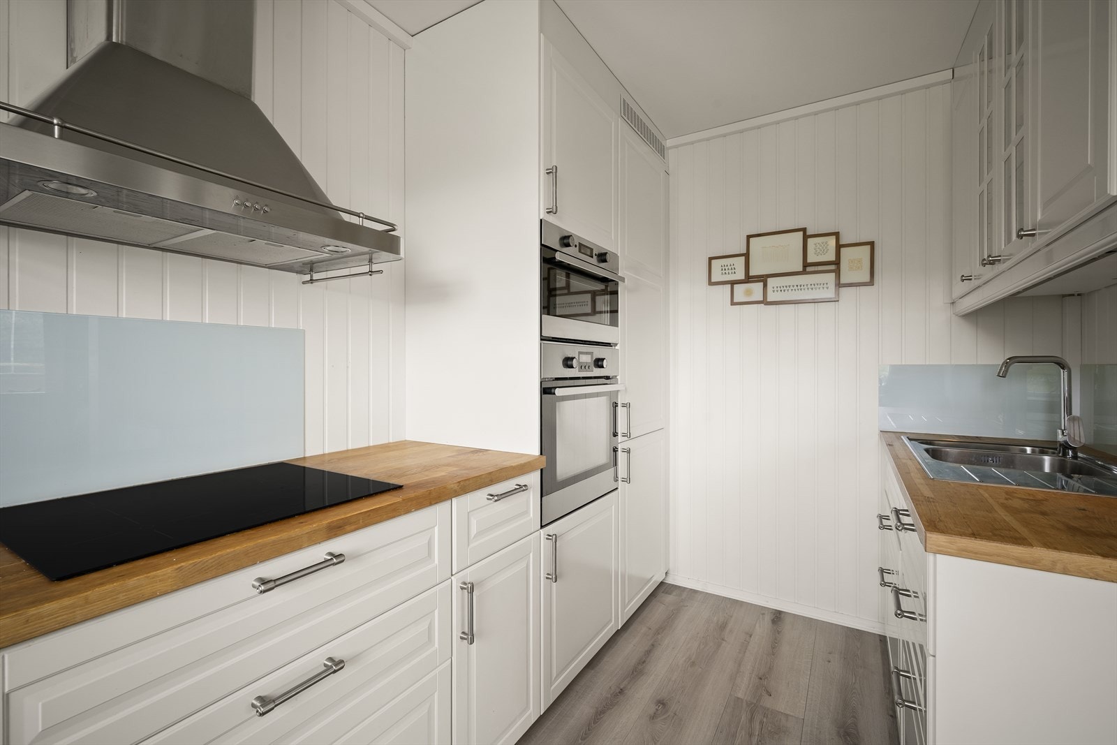Kjøkkeninnredning fra Ikea med funksjonelle løsninger for en enkel hverdag. Galleribilde