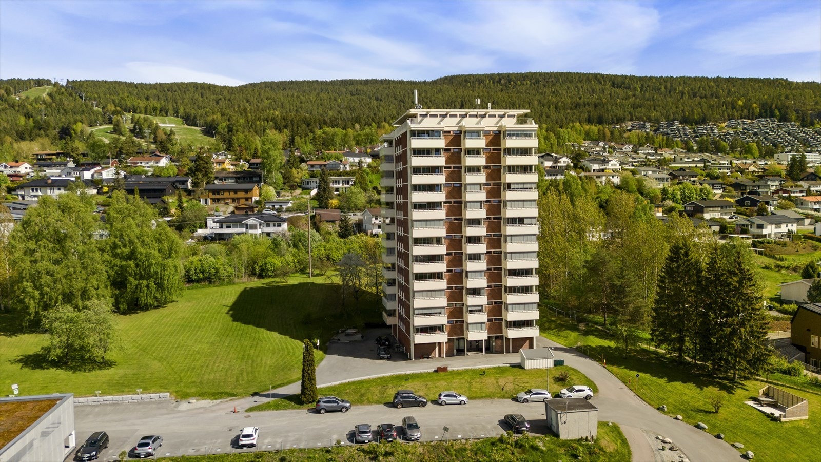 Gode kollektivforbindelser gir enkel adkomst til Drammen sentrum og Oslo. Galleribilde