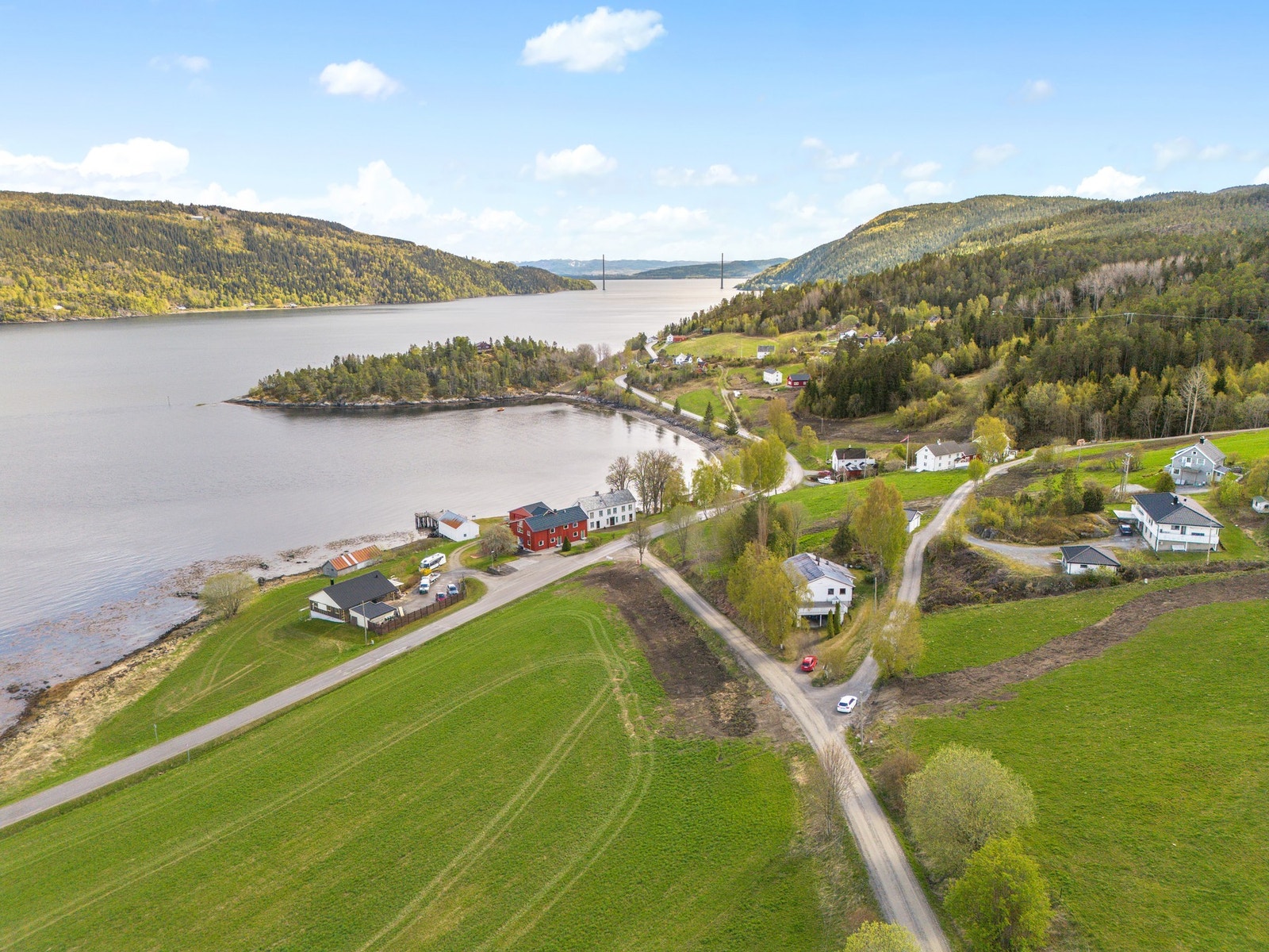 Skarnsundet er kjent for blant annet fiske og dykking Galleribilde