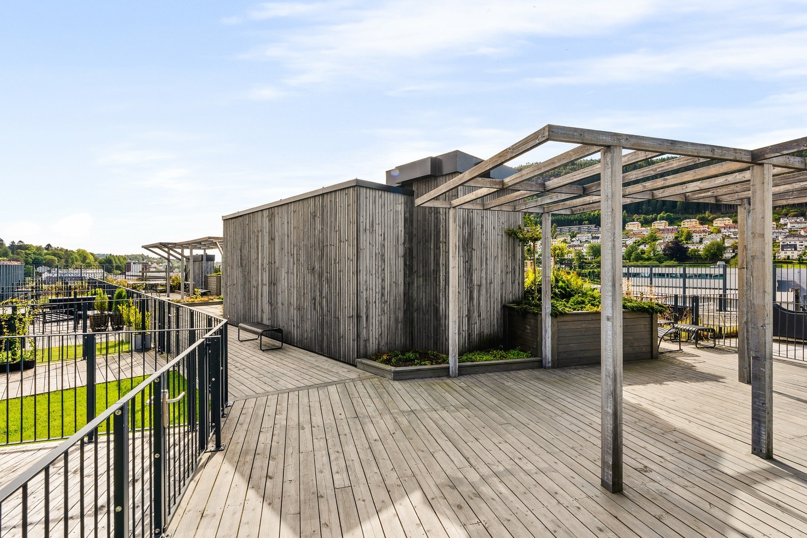 Flott og solrik takterrasse som beboerne kan benytte. Galleribilde