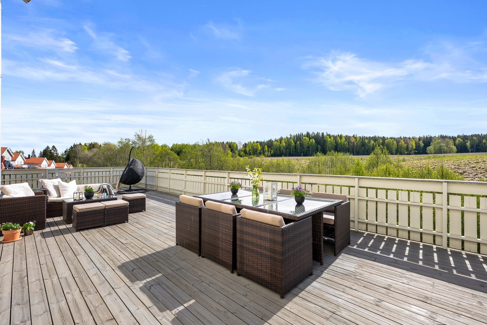 Her får du uhindret utsyn - idyllisk både dag og kveld Galleribilde