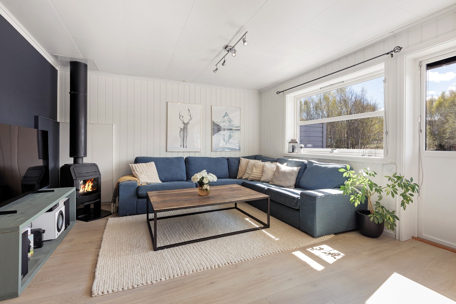 Vedovnen bidrar med god varme og stemning på kalde dager. Galleribilde