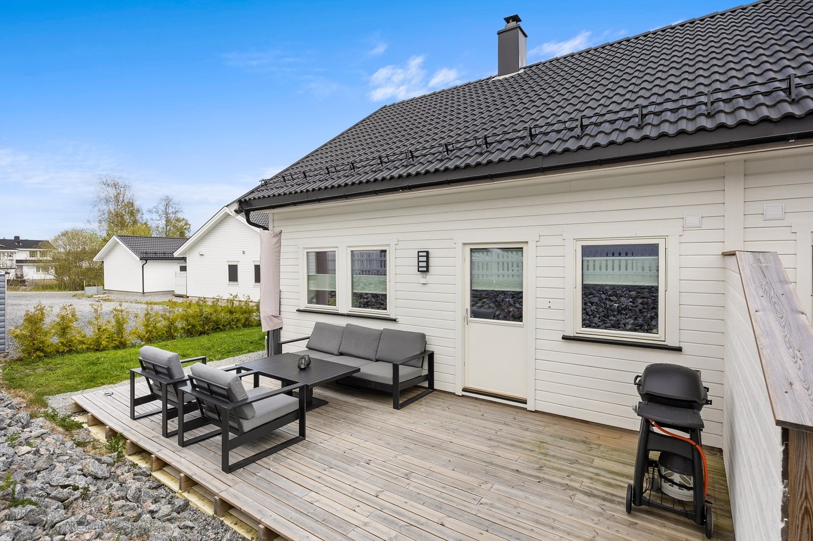 Fra allrommet er det utgang til denne terrassen. Galleribilde