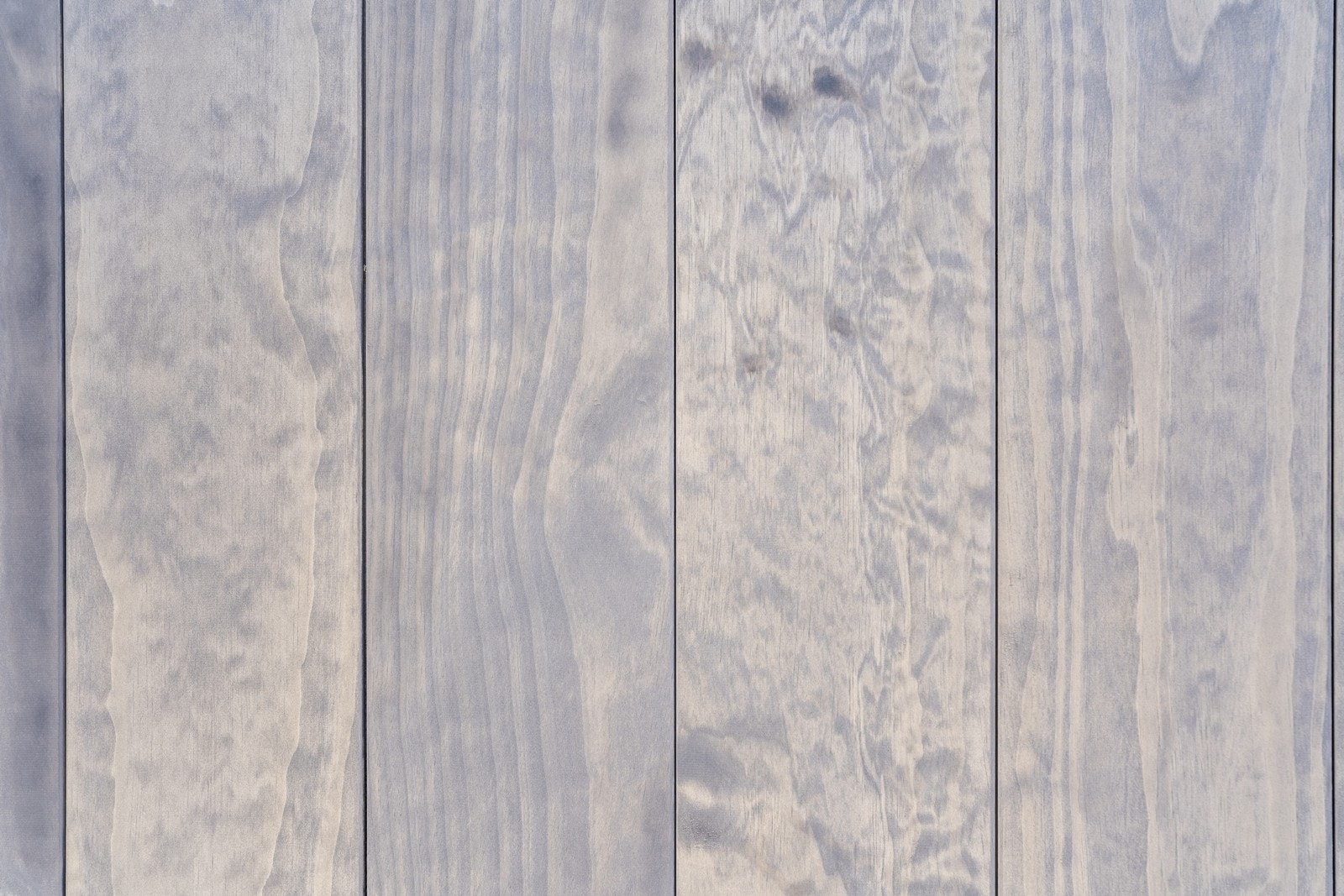 Eksklusiv Accoyakledning med elegant sølvgrå patina, et vedlikeholdsvennlig kvalitetsmateriale med høy formstabilitet og tidløs estetikk. Galleribilde