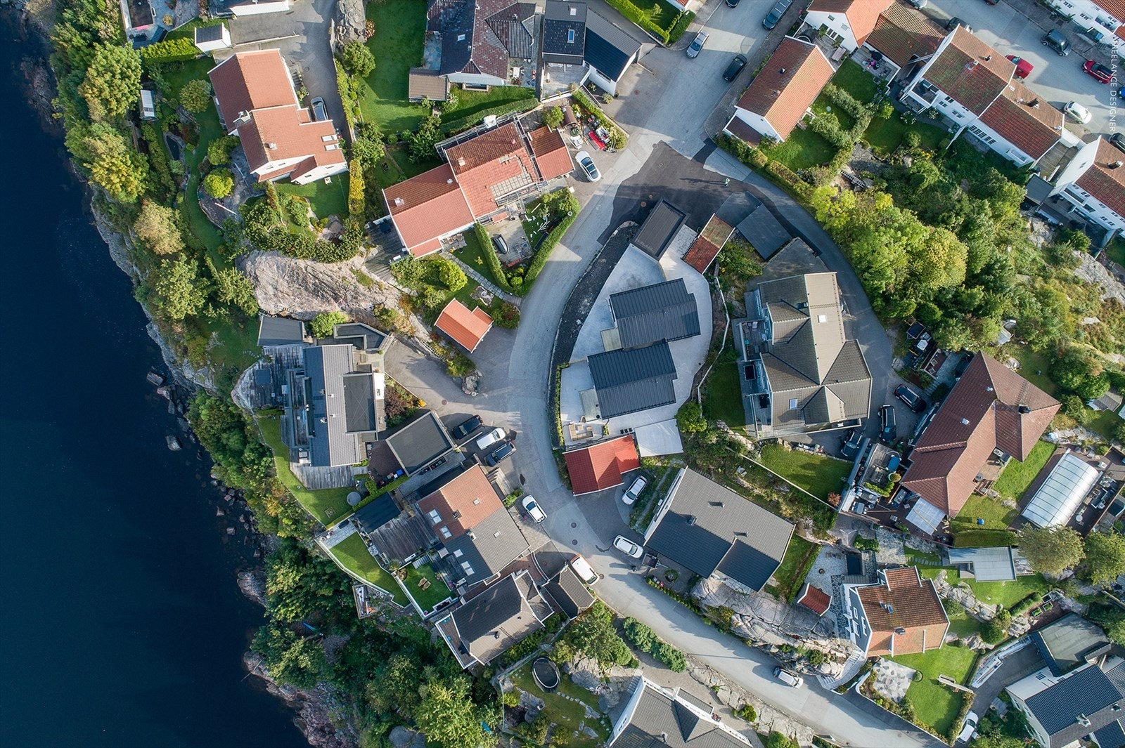 Påkostet og flott bebyggelse med lettstelte uteområder Galleribilde