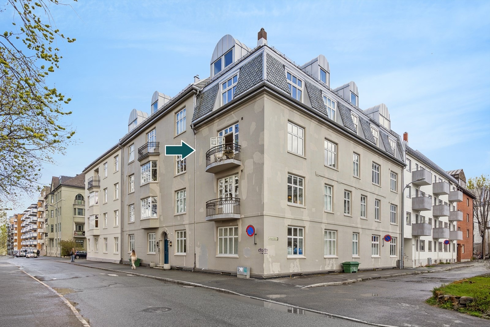 Særegen 3-roms bygårdsleiliget med hjørnebeliggenhet på Elgeseter. Galleribilde