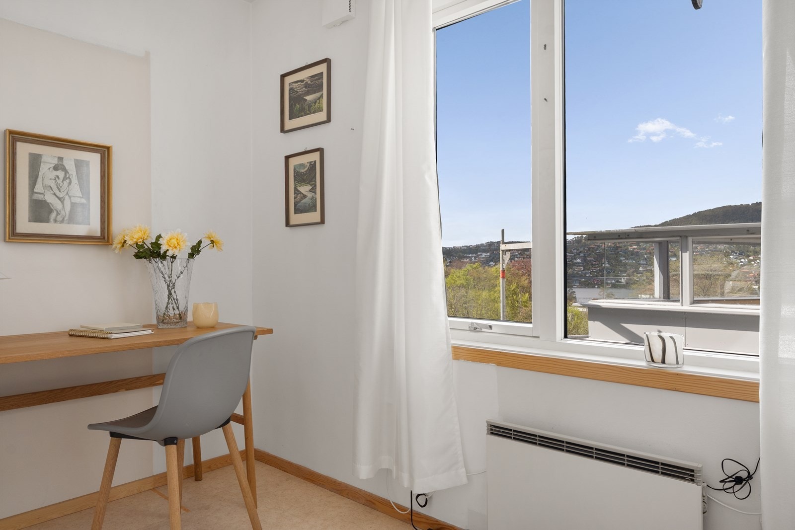 Også fra dette rommet er det flott utsikt. Galleribilde