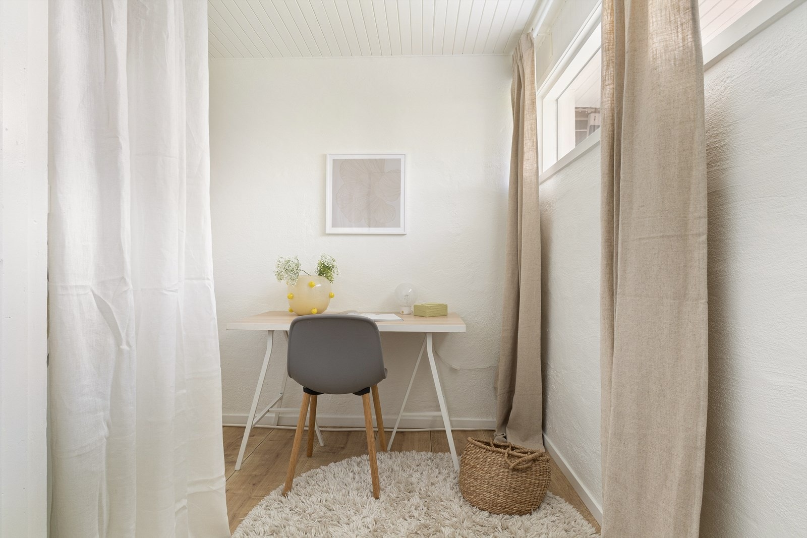 Hobbyrommet måler til 6,8 m² og bodene måler til 8 m² og 3 m². Galleribilde
