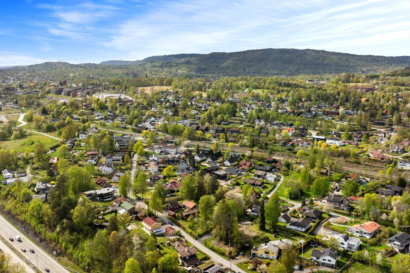Beliggenheten gir effektiv tilgang til hovedveinettet mot både Oslo og Drammen. Galleribilde