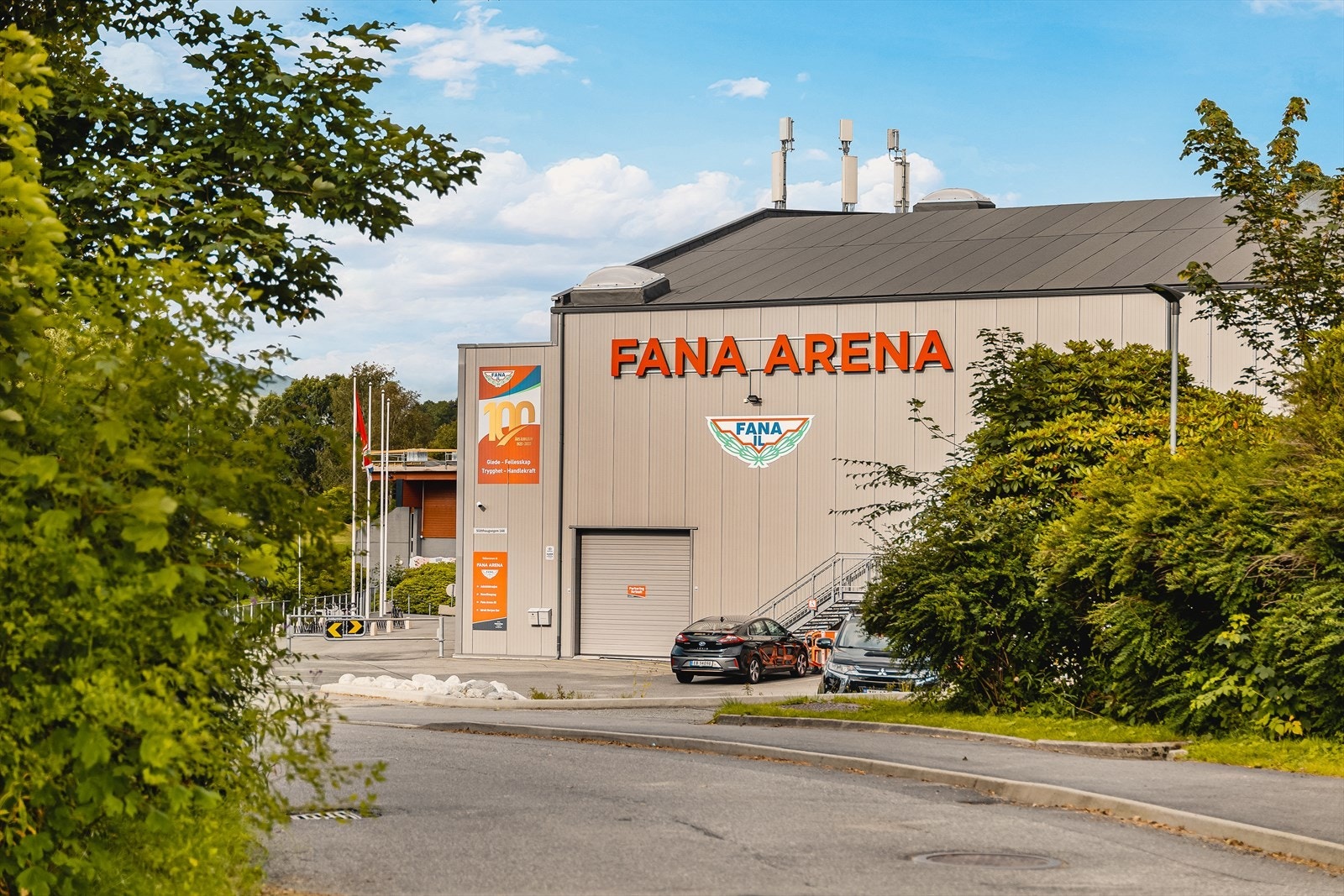 For de idrettsengasjerte er Fana Arena en kjapp biltur eller fin spasertur unna. Galleribilde