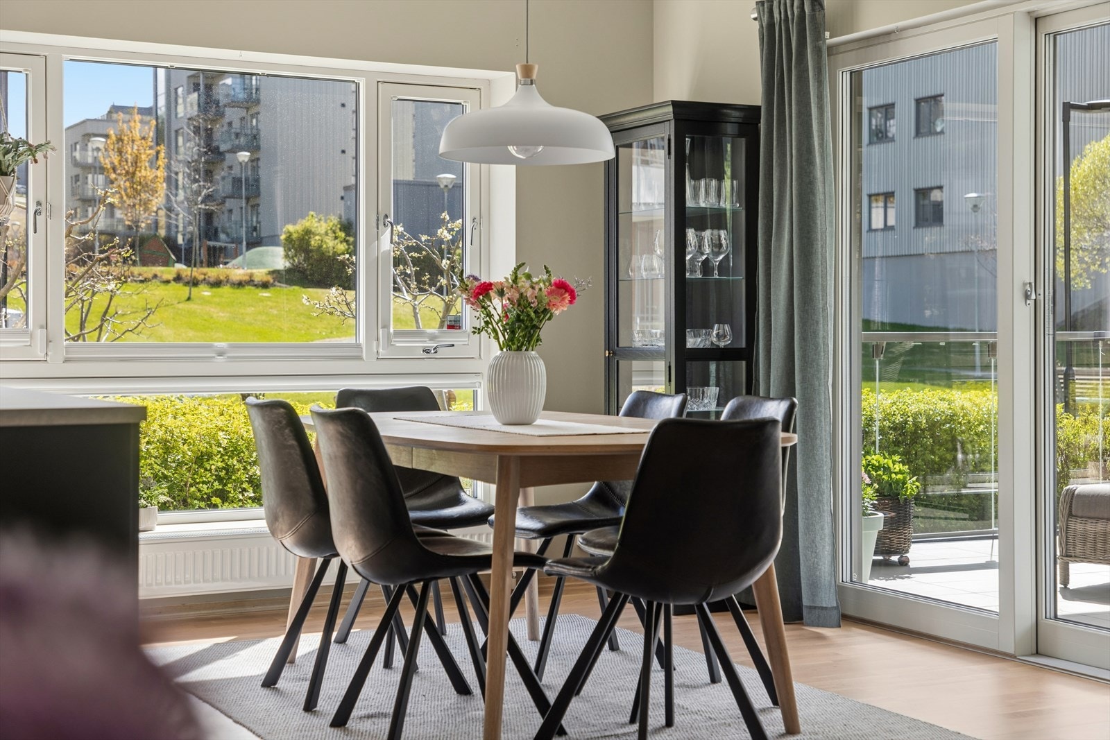 Trivelig spiseplass Galleribilde