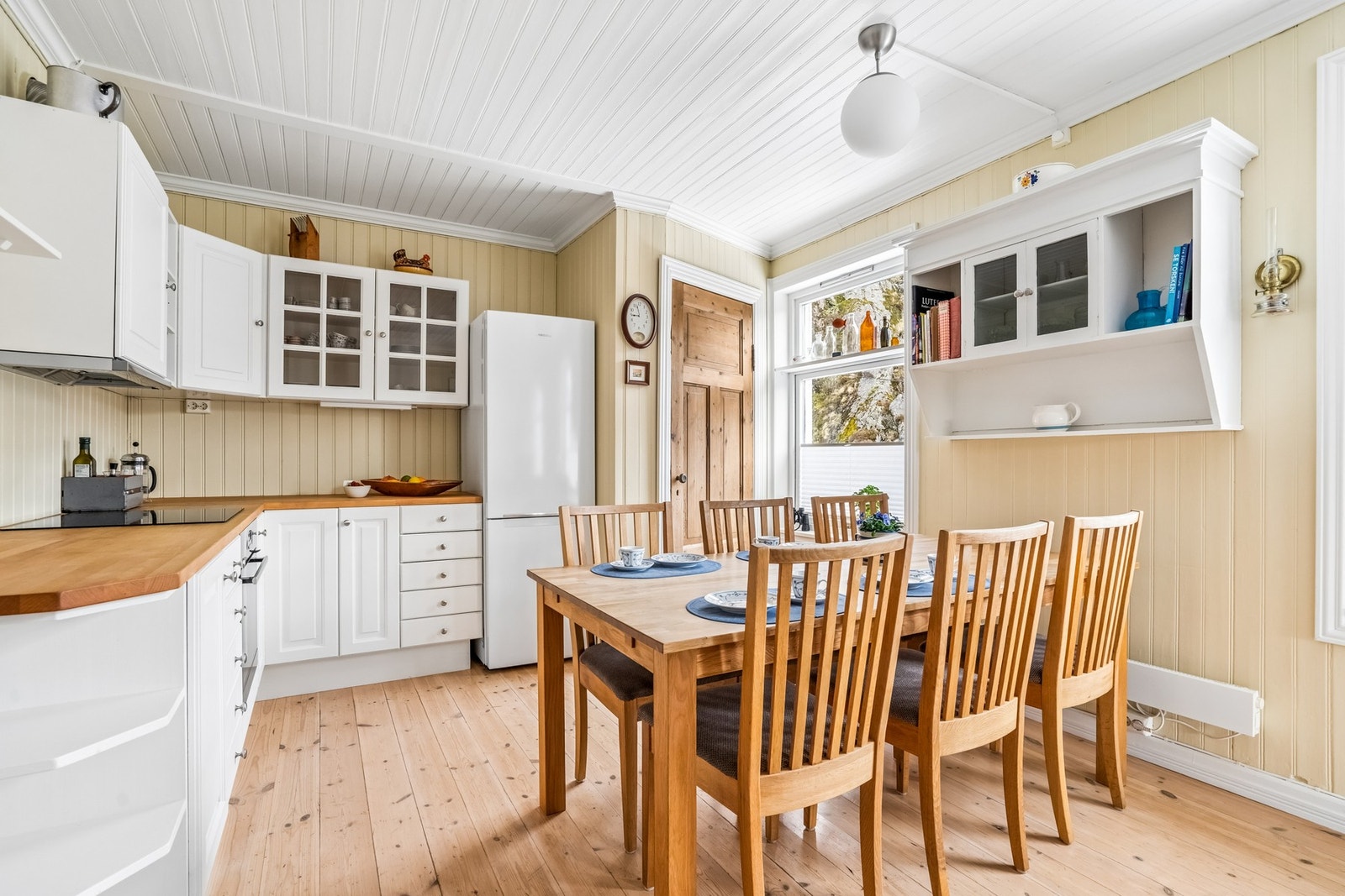 Her er det også plass til selve spisebordet. Galleribilde