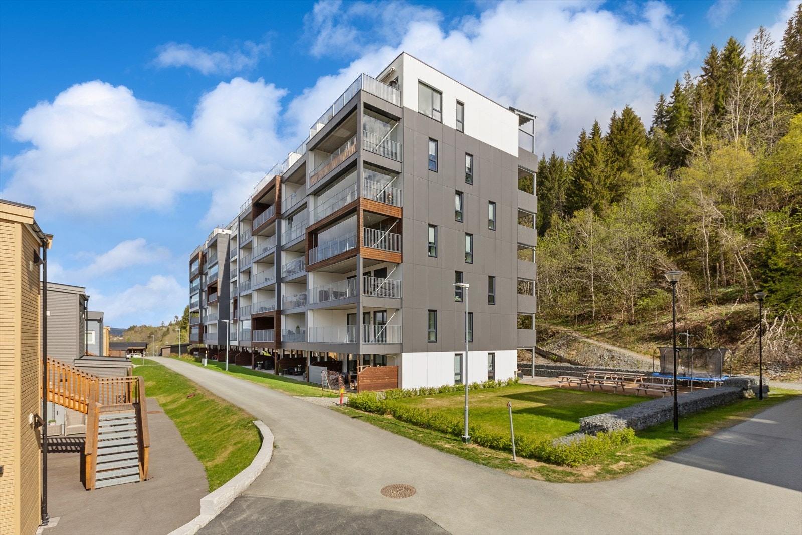 Som en del av Klæbu Panorama bor du landlig til med kort vei til det du trenger i hverdagen. Galleribilde