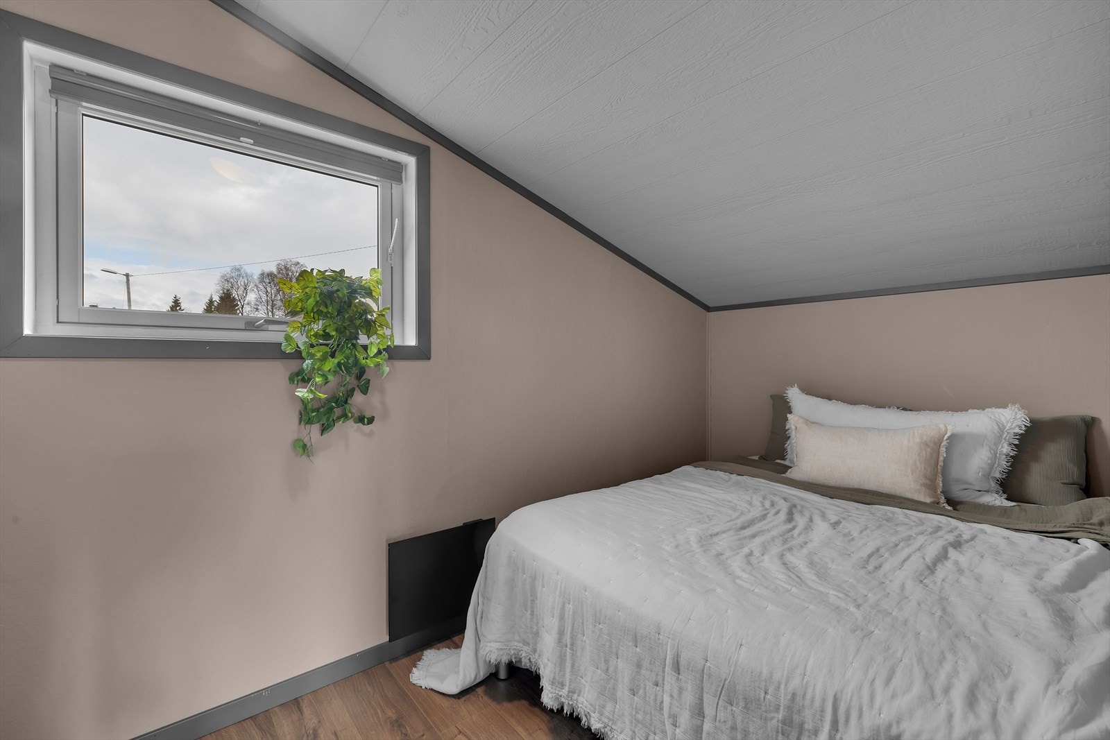Soverom inn bak loftstuen Galleribilde
