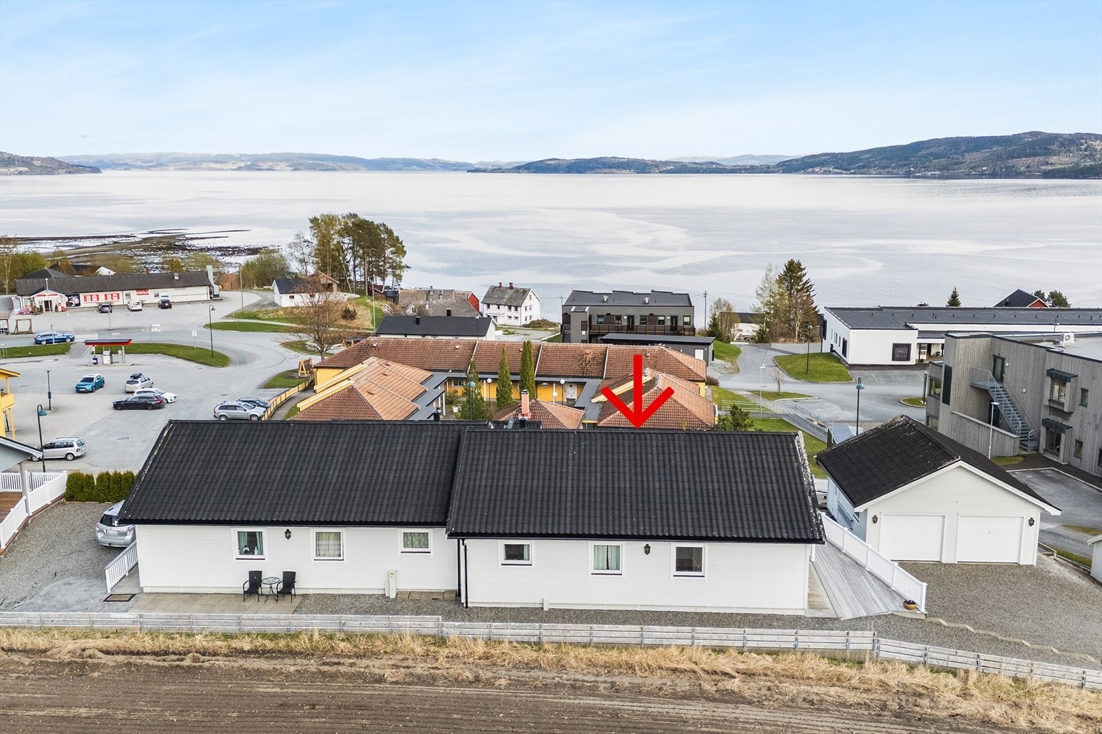 Beliggende midt i sentrum. Upåklagelig fjordutsikt. Galleribilde