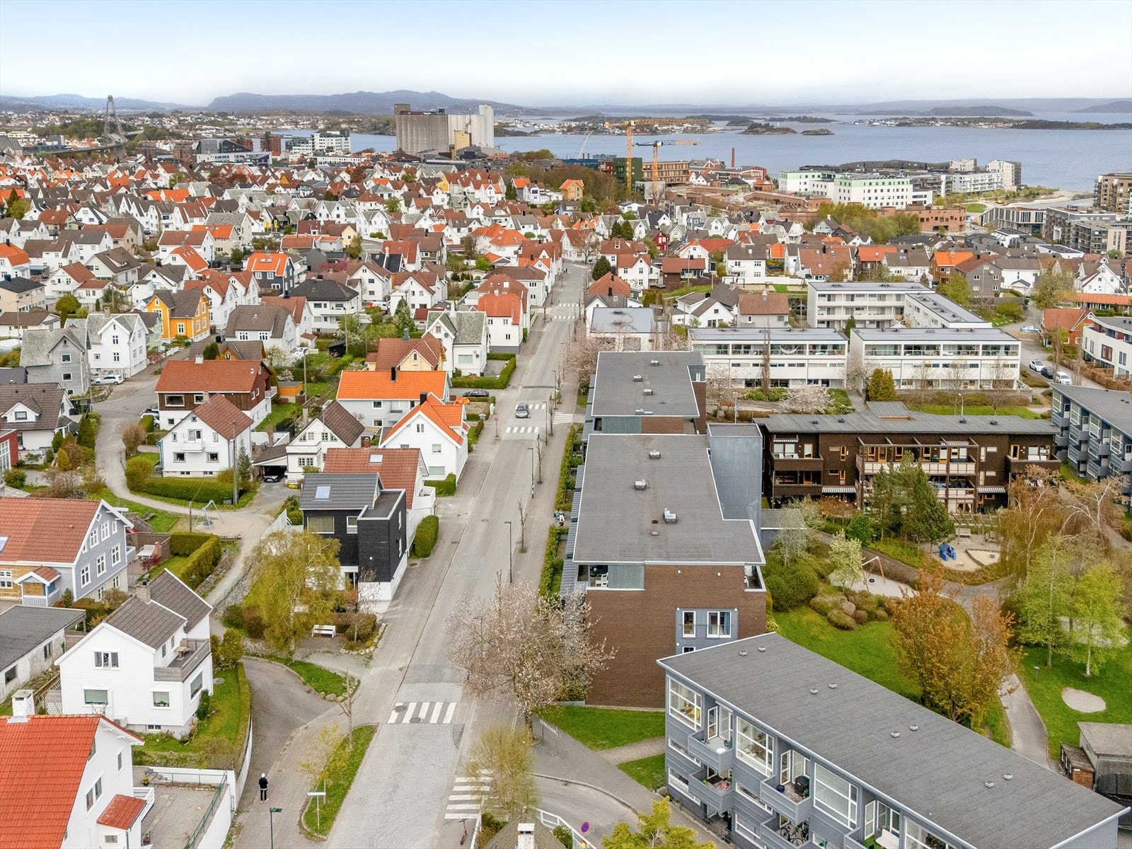 Stavanger Øst, byens kreative og pulserende bydel med Tou Scene, er kun en rusletur unna. Galleribilde