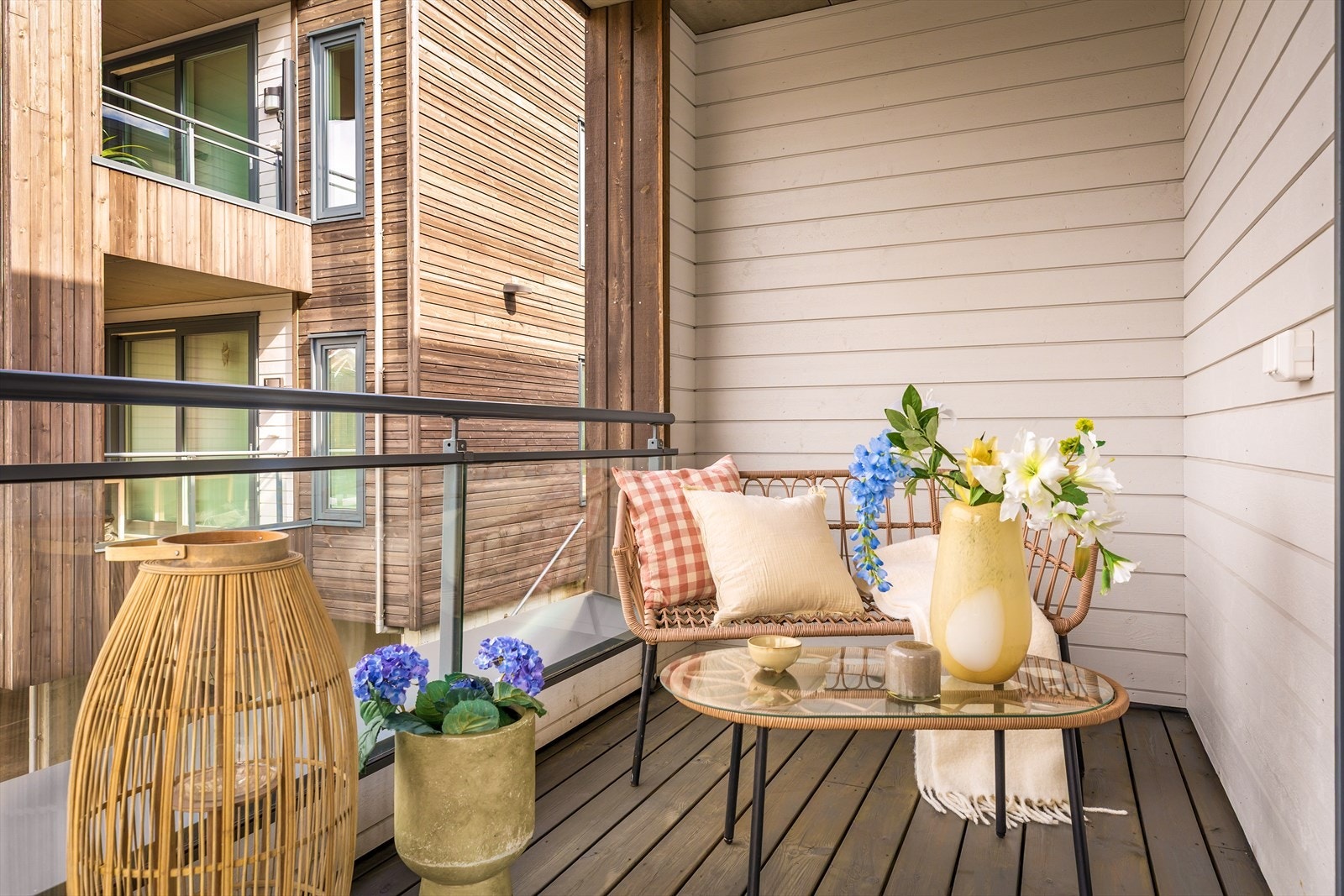 Stor og romslig terrasse, perfekt for avslappende stunder. Galleribilde