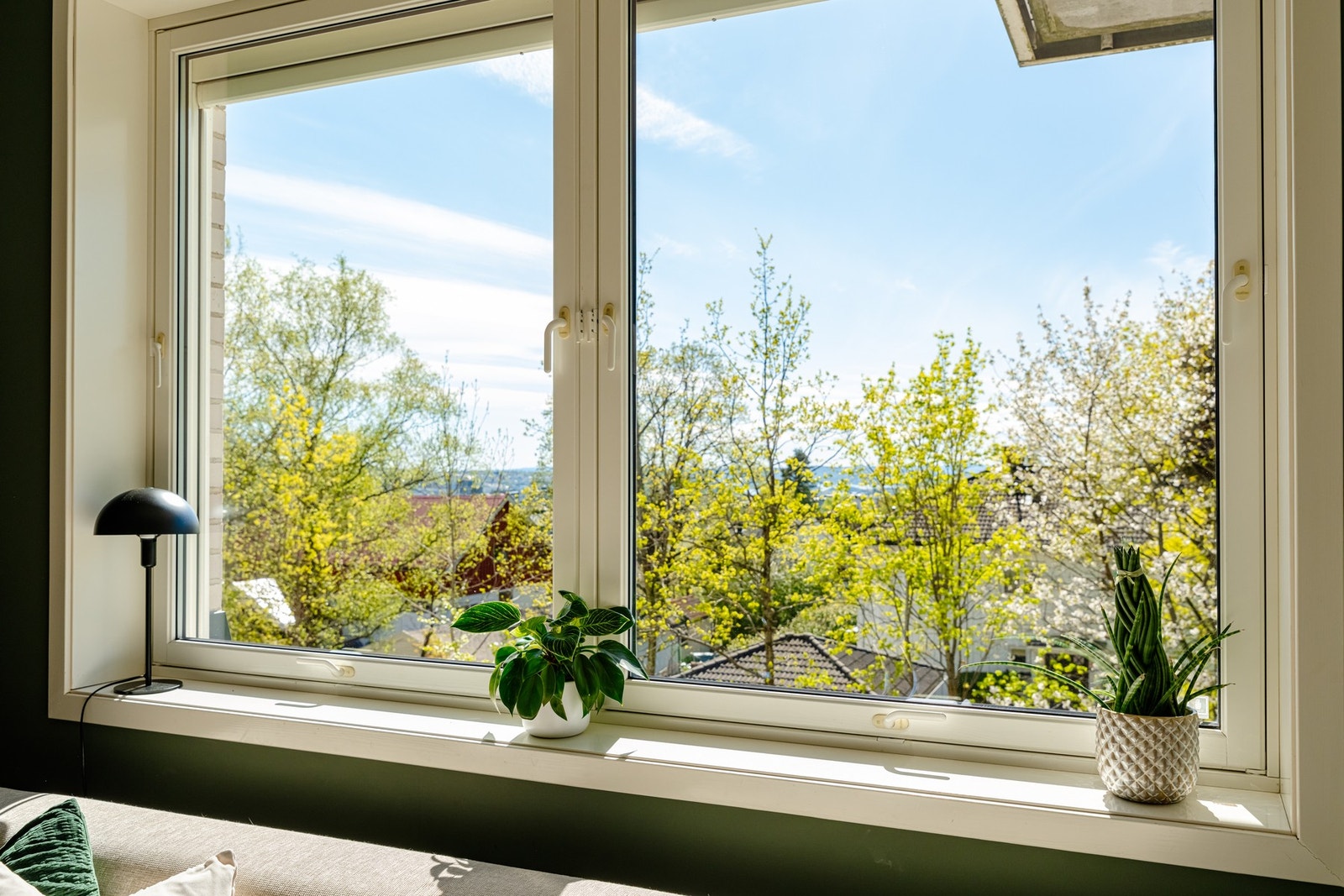 Frodig utsyn innvendig som utvendig. Galleribilde