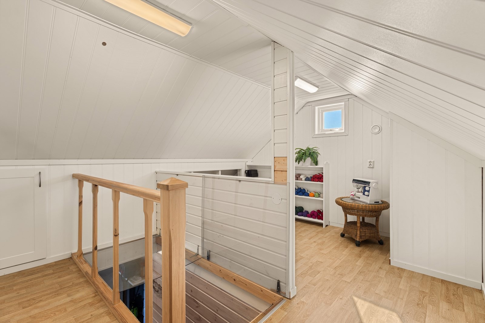 Garasjeloft. Galleribilde