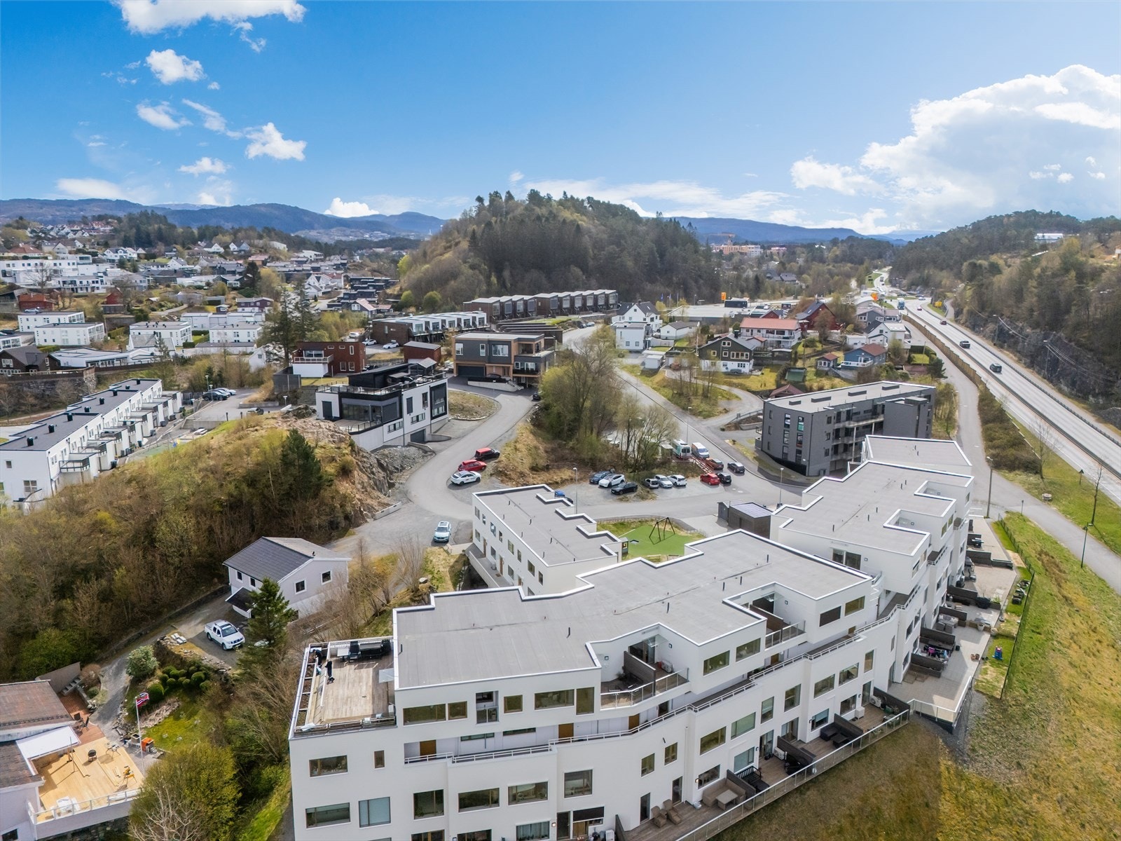 Kort vei til store arbeidsplasser på Kokstad, Sandsli og Bergen Lufthavn Flesland. Galleribilde