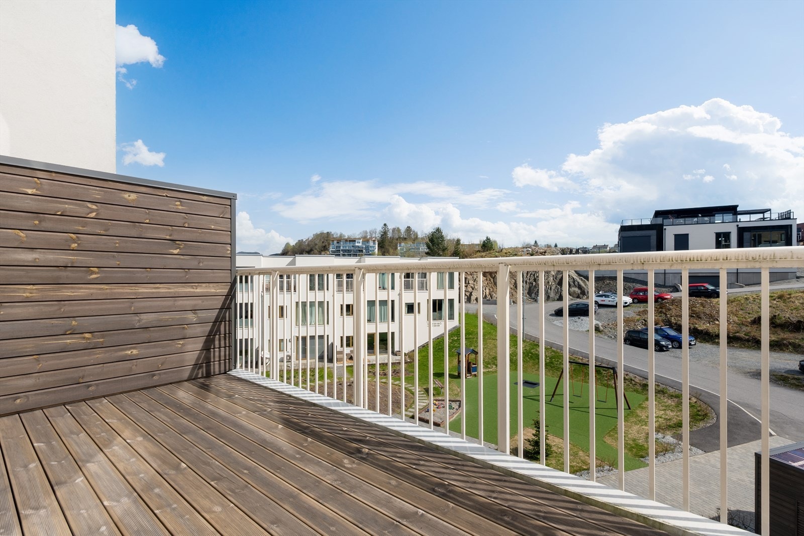 Private terrasser på begge sider av bygget gir gode solforhold fra morgen til kveld. Galleribilde