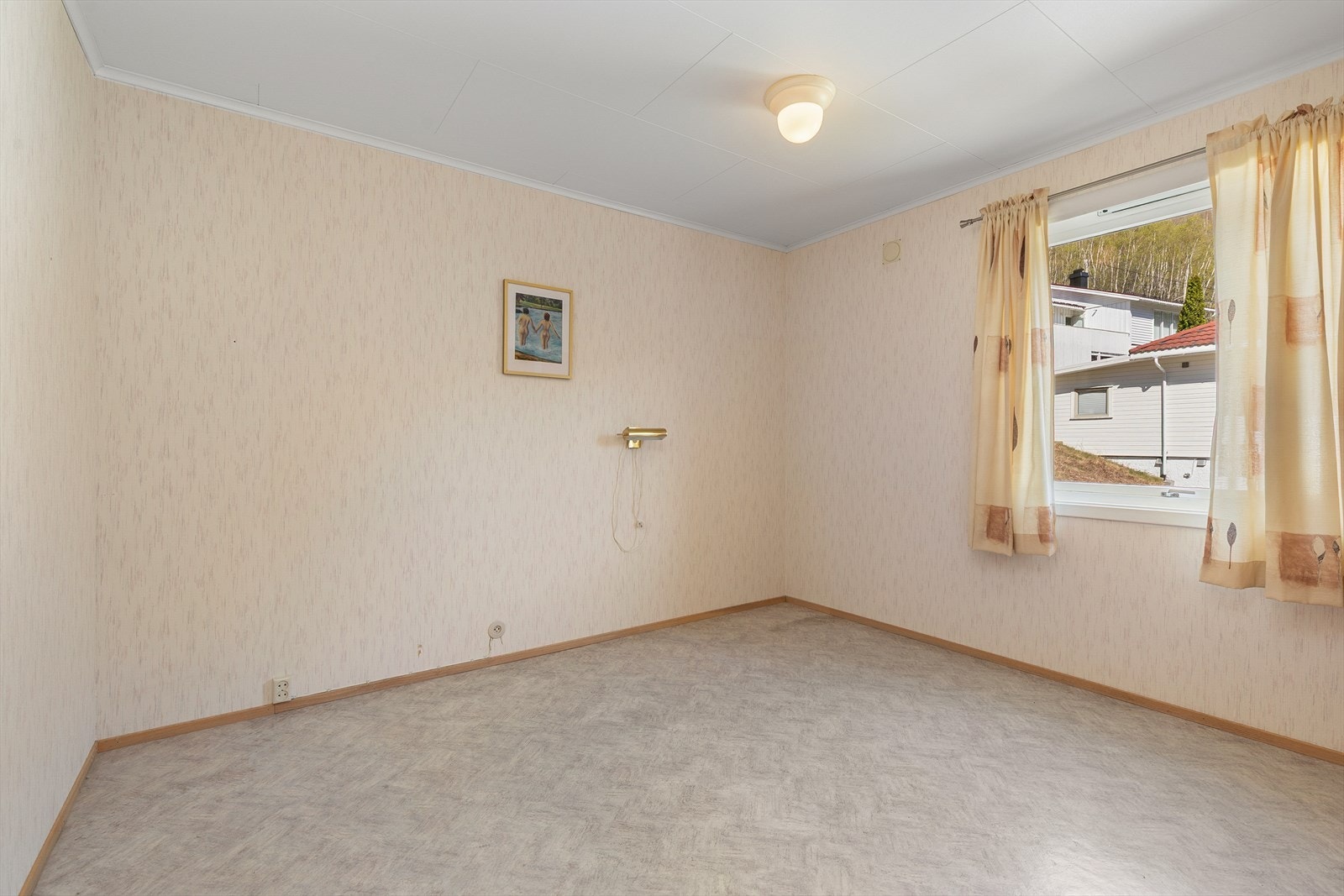 Tre gode soverom med plass til seng og oppbevaring. Galleribilde