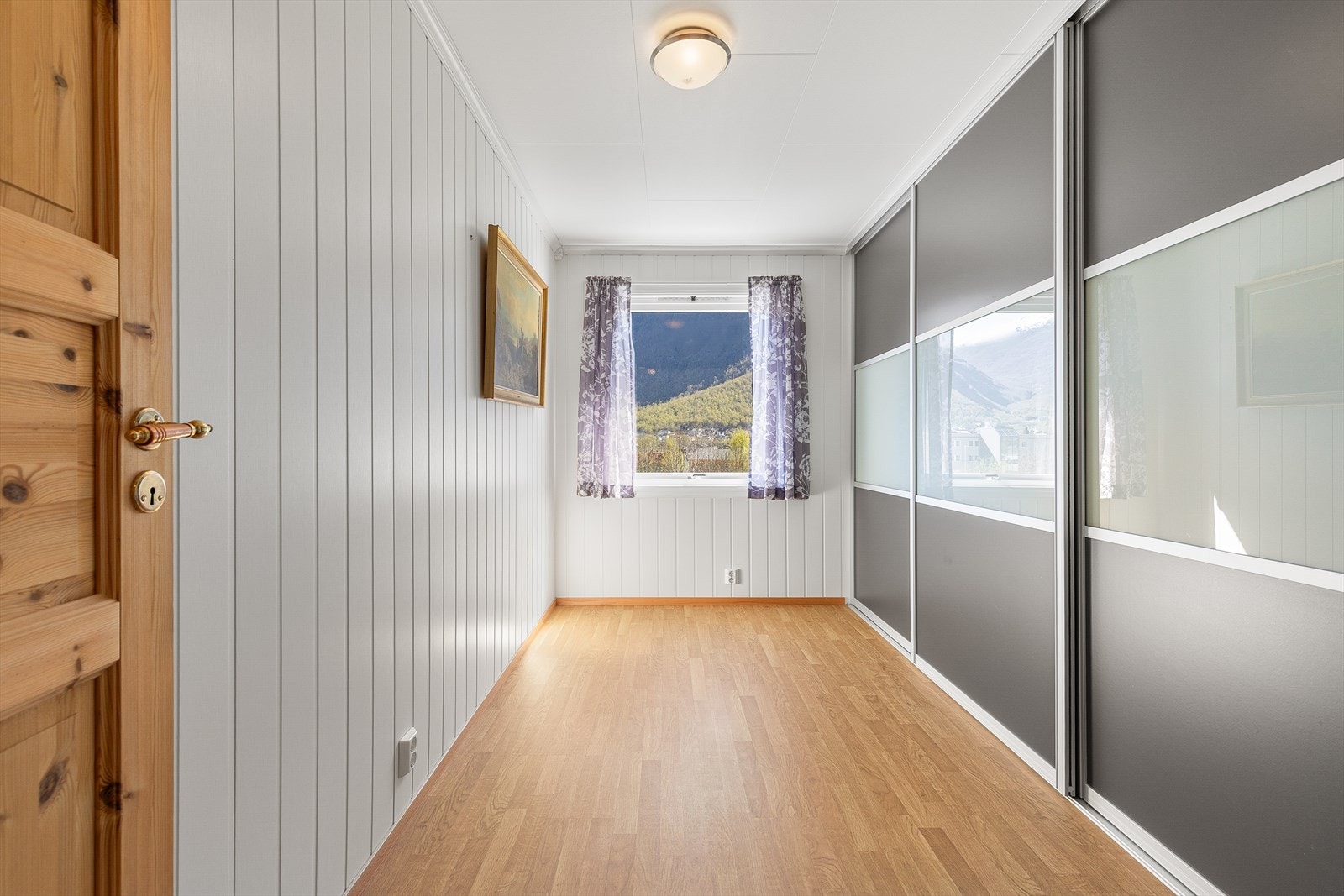Bevegar me oss opp finn me tre soverom og bad. Galleribilde