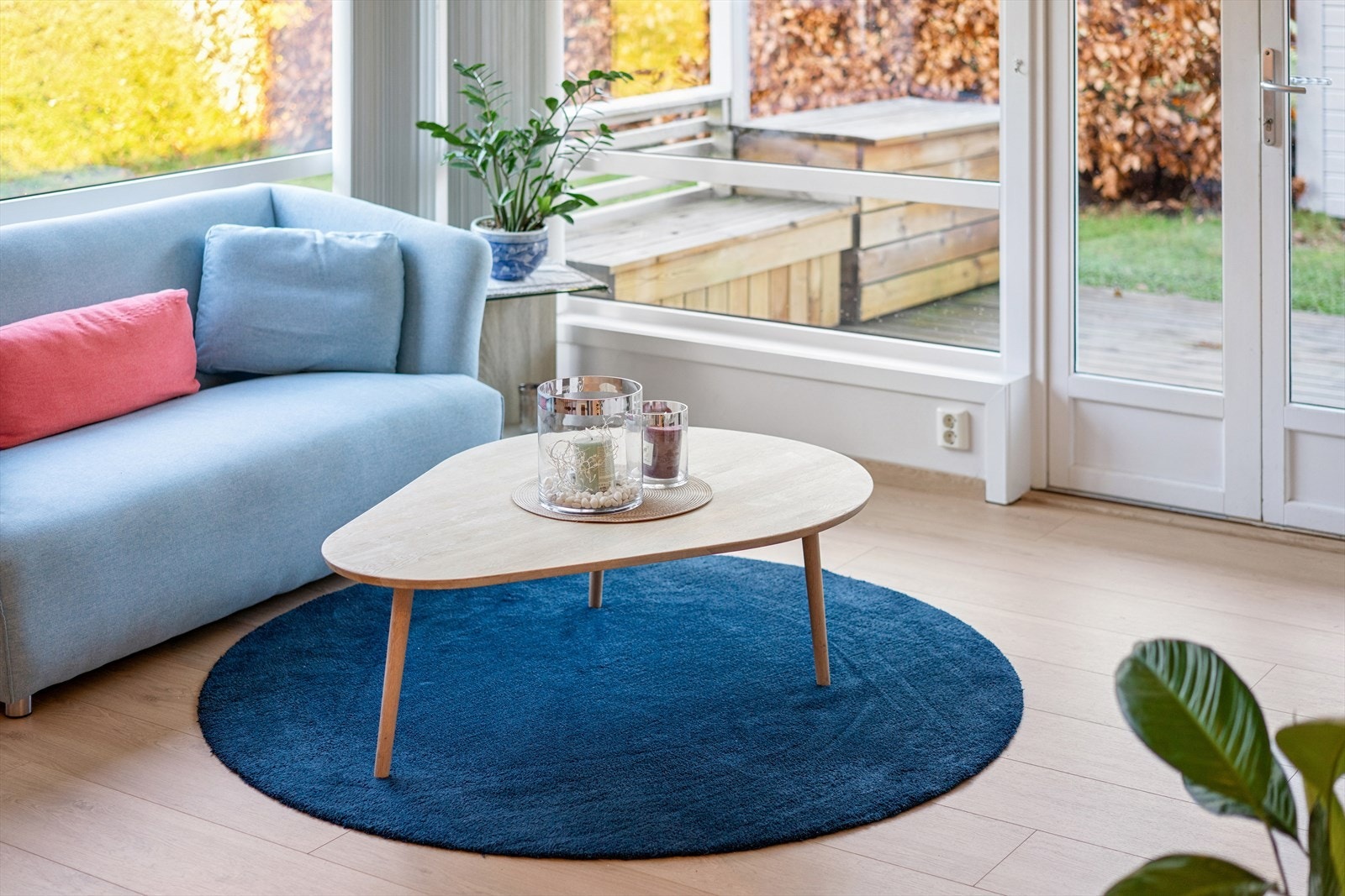 Nytt og moderne laminatgulv med gulvvarme, lagt i 2025. Galleribilde
