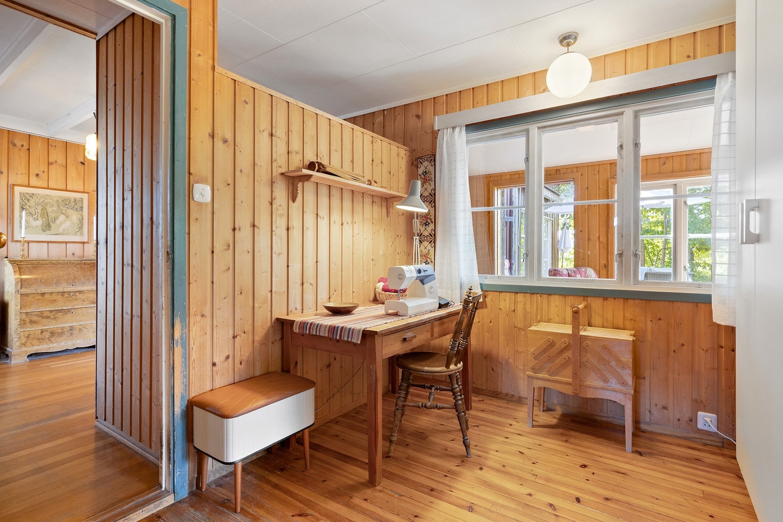 "Syrommet" foran soverommene i hoveddelen med mulighet for mer garderobeplass. Galleribilde