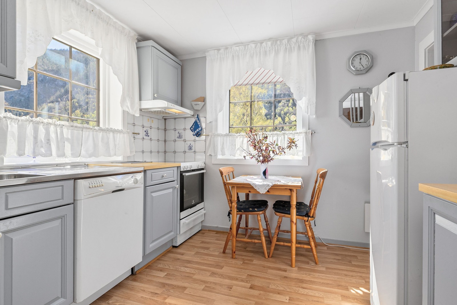 Lyst kjøkken Galleribilde