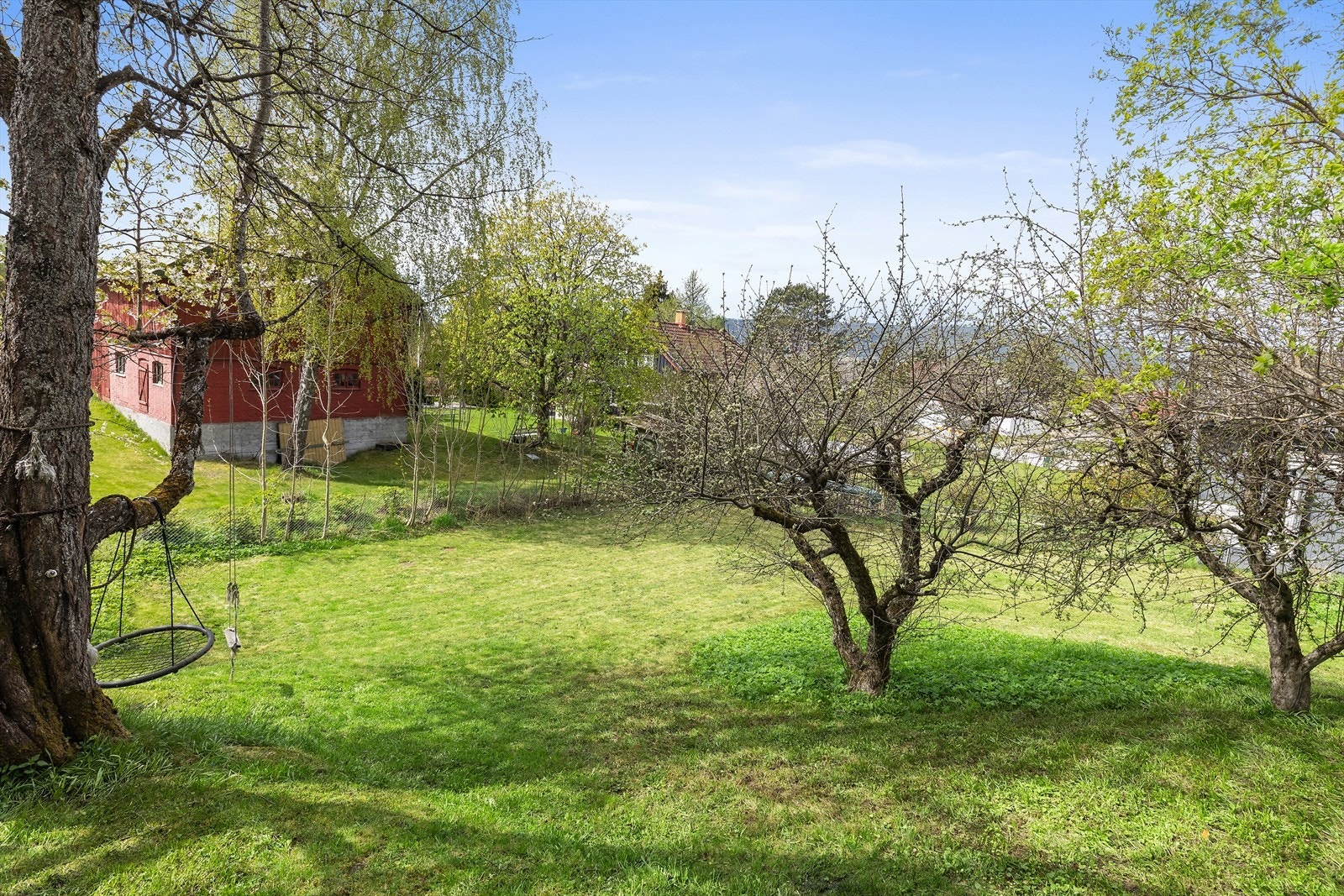 Her bor du i et barnevennlig nabolag med nærhet til flotte turområder på Eggemoen, med stier om sommeren og skiløyper om vinteren. Galleribilde