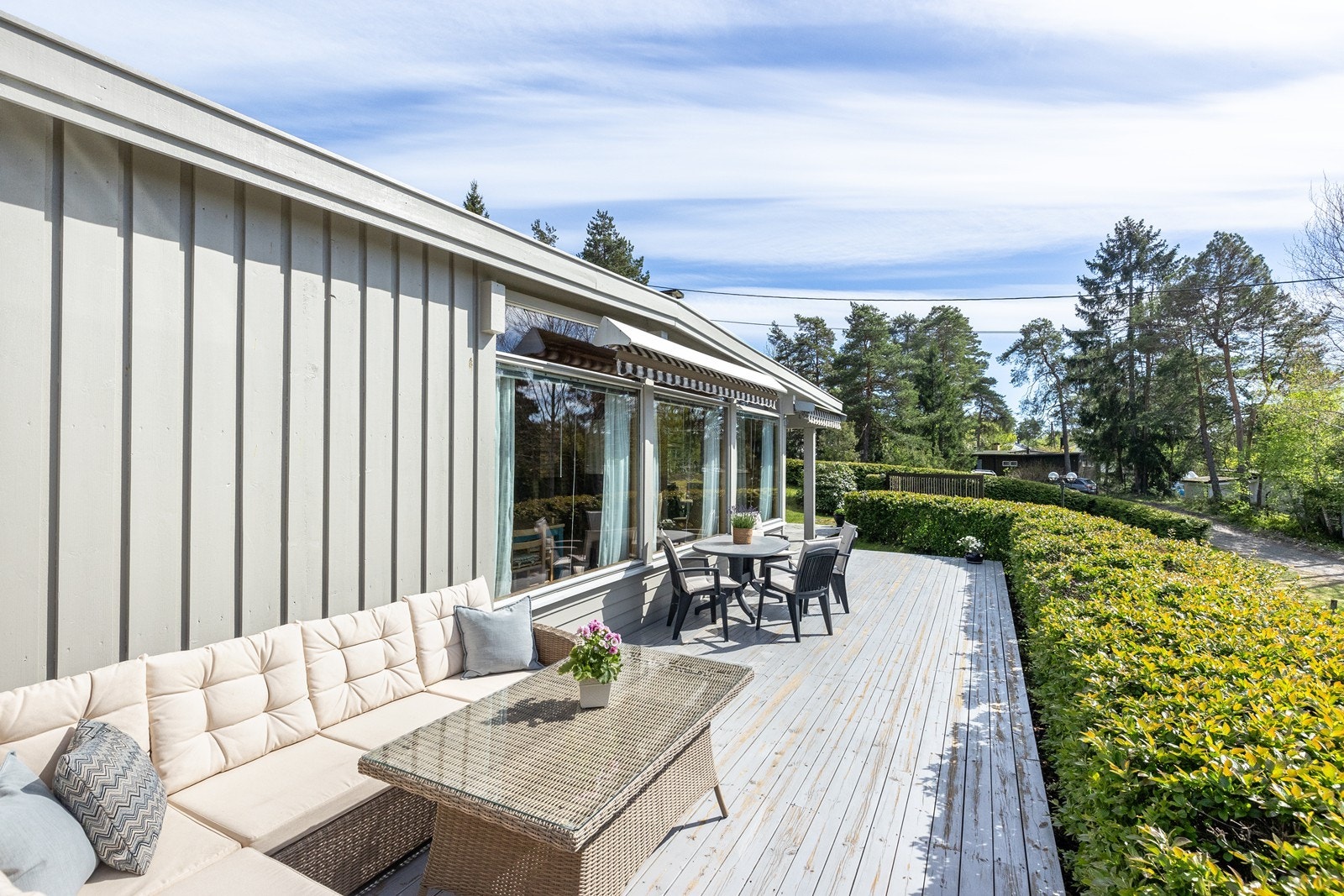 Den store terrassen gir rikelig med plass for utemøbler og sosiale soner. Galleribilde