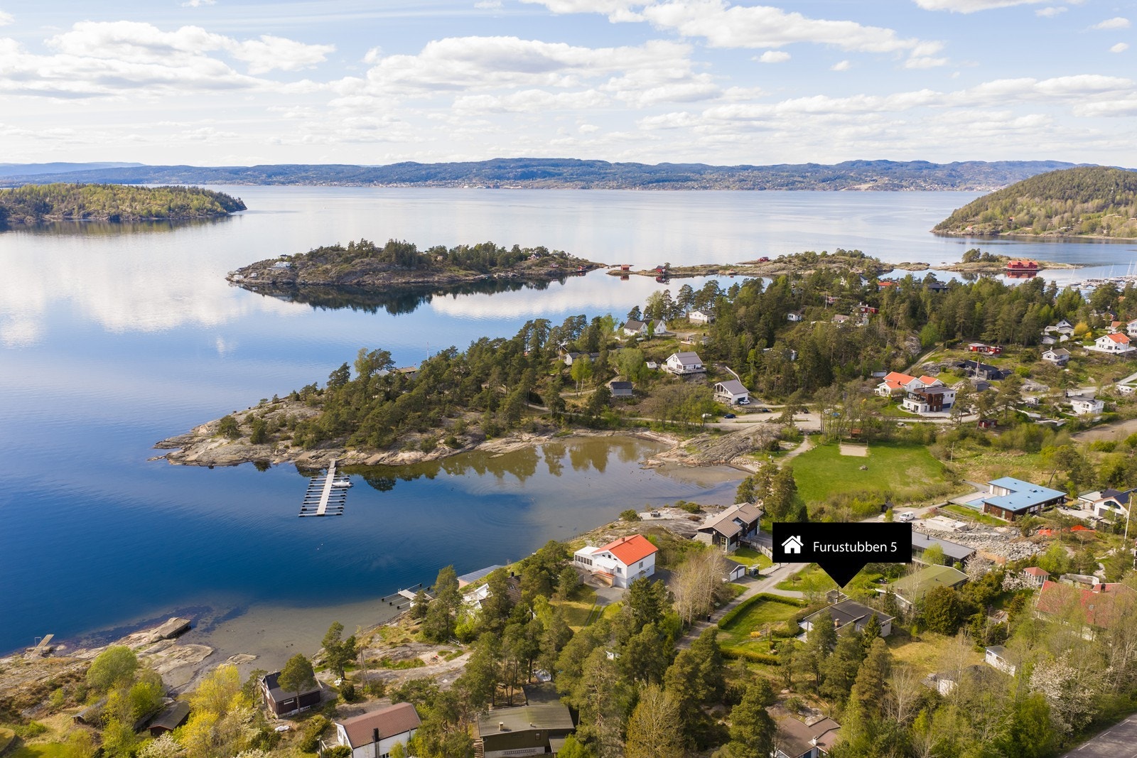 Eiendommen ligger i et etablert og populært hytteområde. Galleribilde