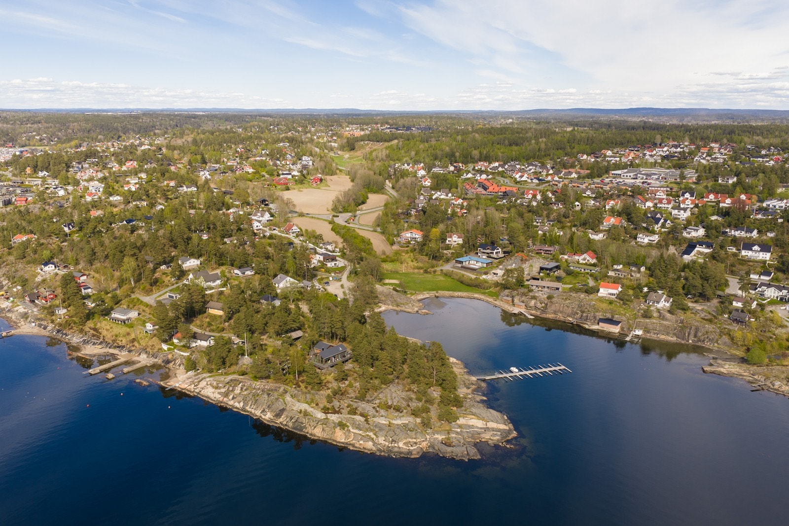 Området er preget av spredt fritids- og helårsbebyggelse i naturskjønne omgivelser. Galleribilde