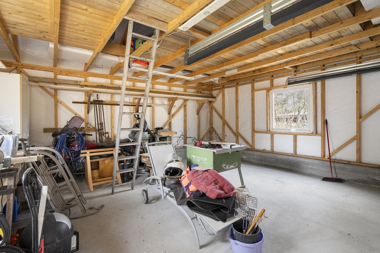 Romleg, frittståande garasje på 34 m², bygd i 2018. Galleribilde