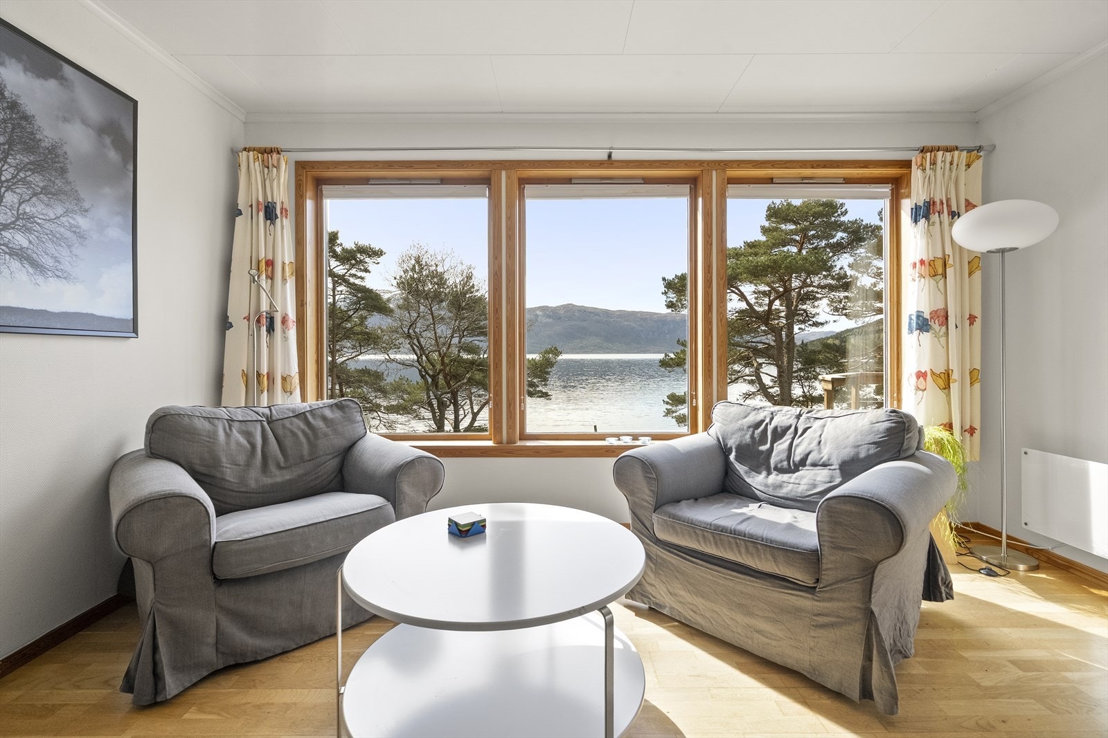 Ein perfekt stad for å nyte roen og den skiftande naturen utanfor. Galleribilde