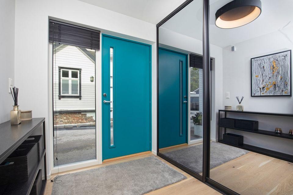 Entré med garderobe Galleribilde