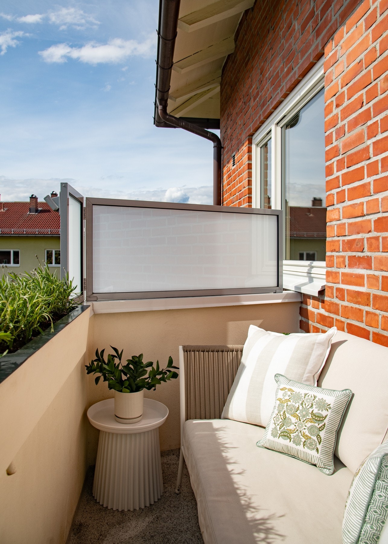Dette er en fin uteplass for avslapning og sosiale sammenkomster i solen. Galleribilde