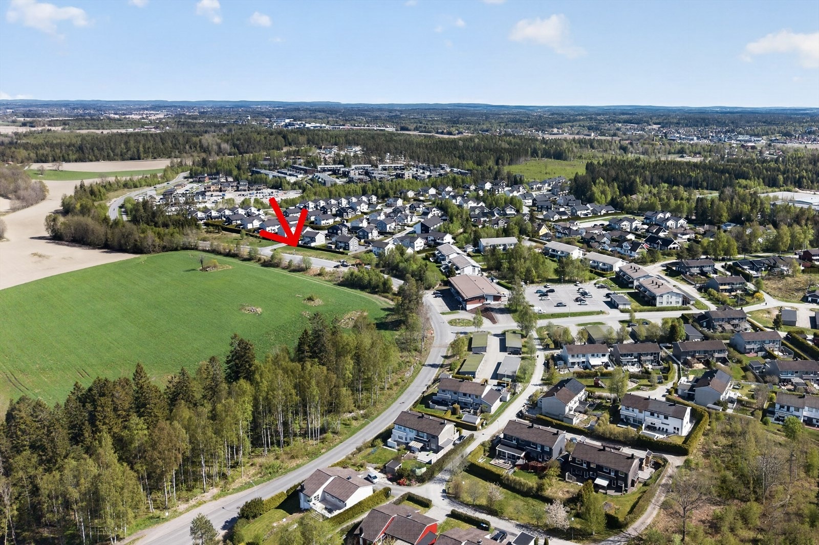 Kort gange til bussholdeplass. Galleribilde