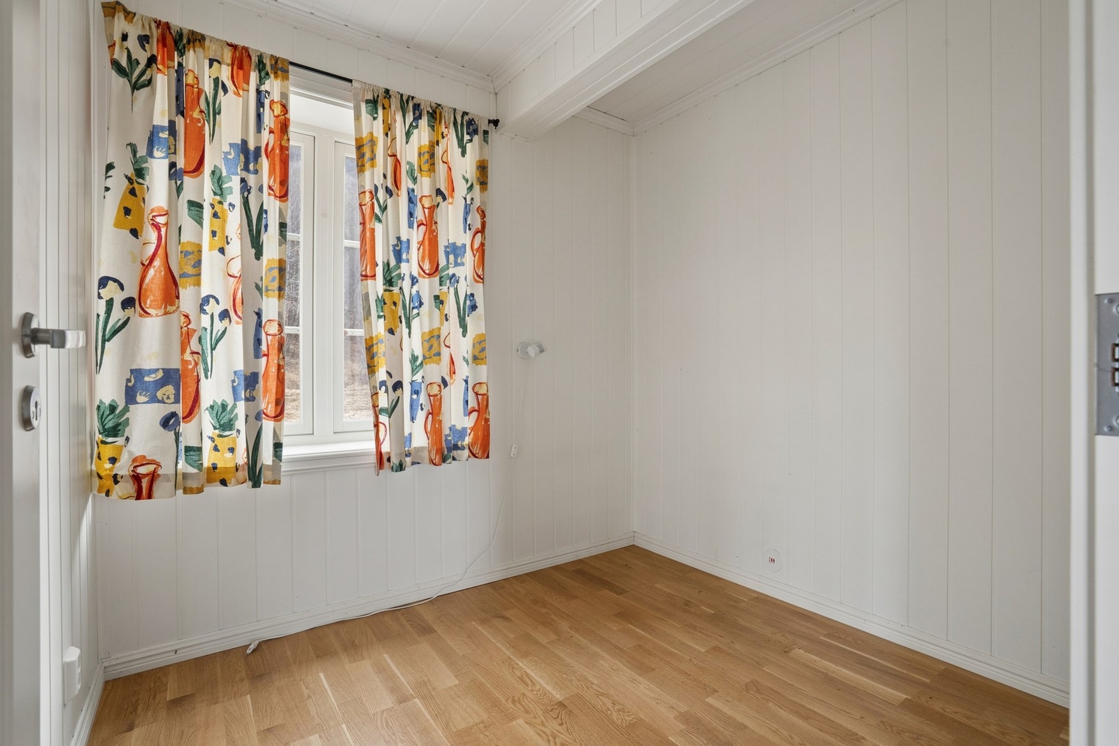 Soverommet i første etasje har plass til seng og garderobeløsning. Galleribilde