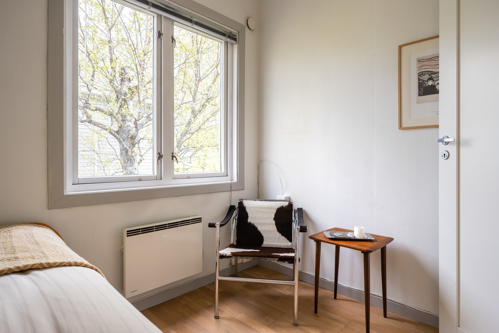 Soverommet vender ut mot rolige omgivelser. Galleribilde