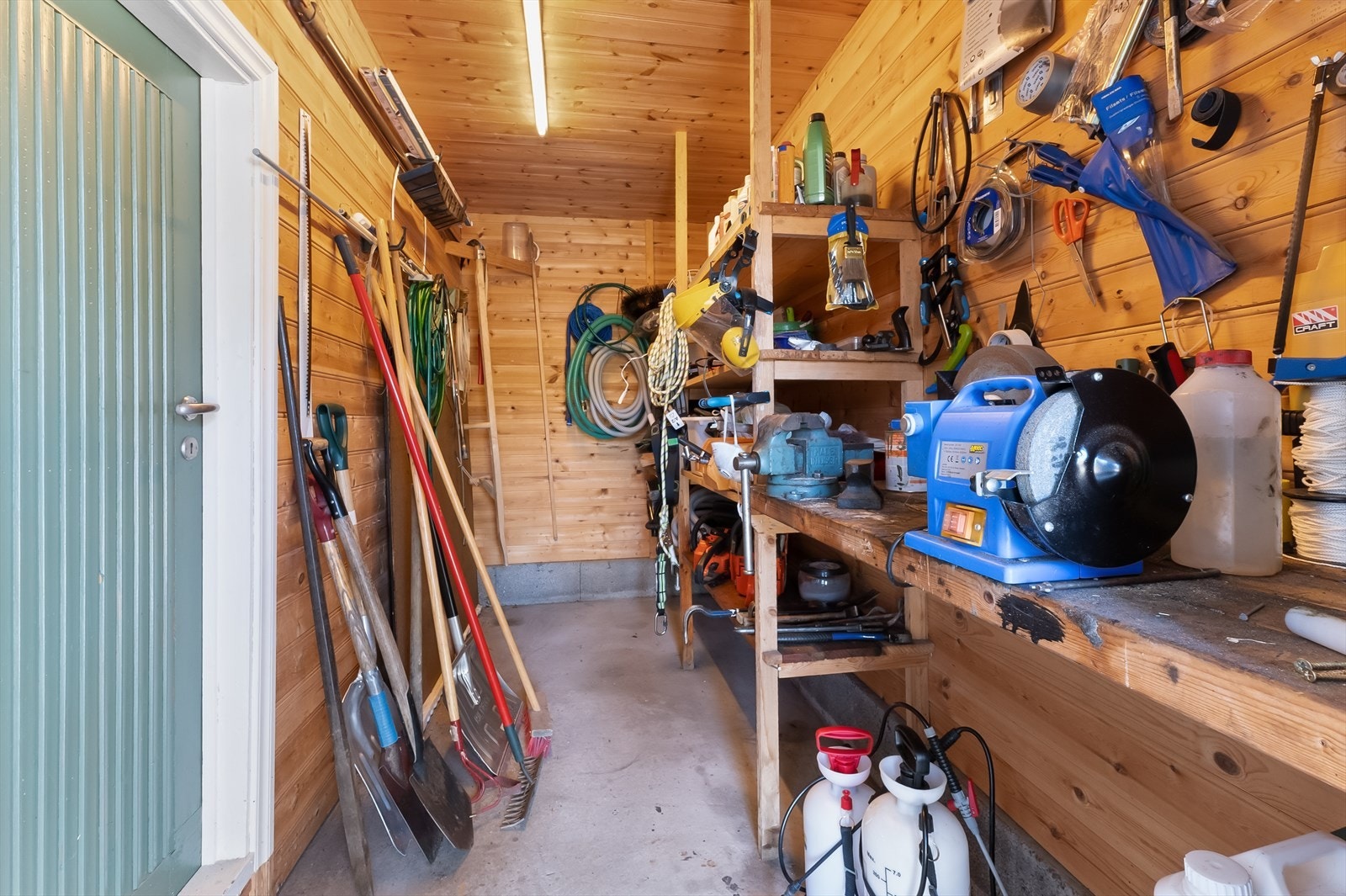 Bod/ verksted i garasjen. Galleribilde